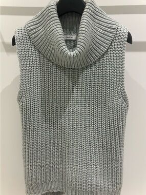 DouDou Light Blue Sleeveless Turtleneck Knit – One Size (Fits Like US Small)